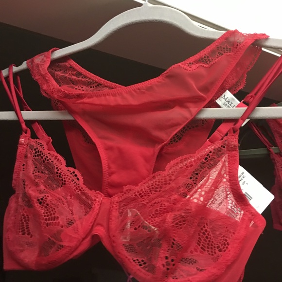 La Perla Other - ❤️La Perla❤️ Red Lace Bra & Panty Set